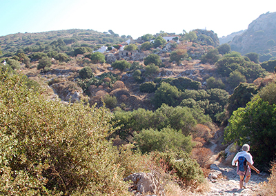 Image of the path from Langatha to Stroumbo on Amorgos